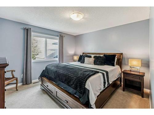 195 West Creek Landing, Chestermere, AB - Indoor Photo Showing Bedroom