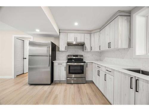 956 Bracewood Rise Sw, Calgary, AB - Indoor Photo Showing Kitchen