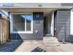 174-77 Glamis Green SW Calgary, AB T3E 6T9