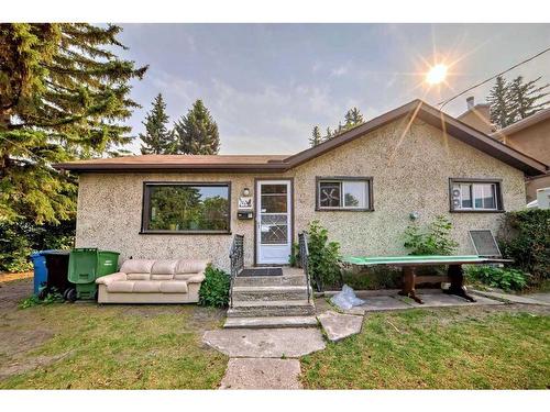 8123 33 Avenue Nw, Calgary, AB - Outdoor