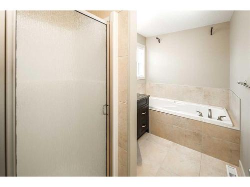 199 Everhollow Street Sw, Calgary, AB - Indoor Photo Showing Bathroom