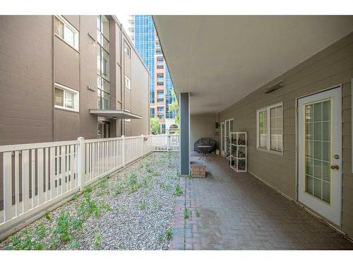 102-820 15 Avenue Sw, Calgary, AB - Outdoor With Exterior