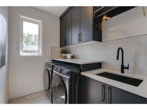 1312 22 Street Nw, Calgary, AB - Indoor Photo Showing Laundry Room