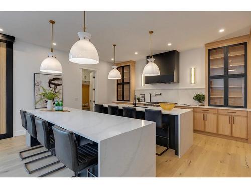 1312 22 Street Nw, Calgary, AB - Indoor Photo Showing Kitchen With Upgraded Kitchen