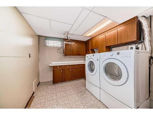 5124 Brockington Road Nw, Calgary, AB - Indoor Photo Showing Laundry Room