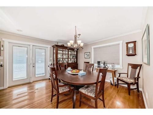 47 Lake Wapta Rise Se, Calgary, AB - Indoor Photo Showing Dining Room