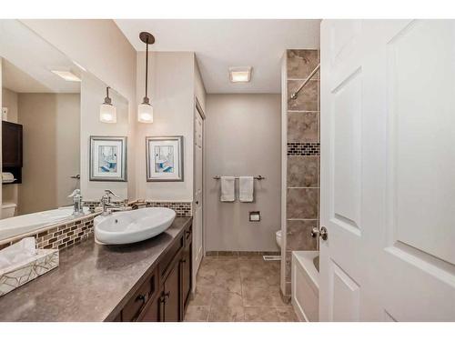 47 Lake Wapta Rise Se, Calgary, AB - Indoor Photo Showing Bathroom