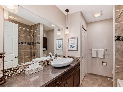 47 Lake Wapta Rise Se, Calgary, AB - Indoor Photo Showing Bathroom