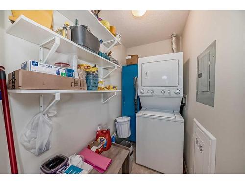 1314-1540 Sherwood Boulevard Nw, Calgary, AB - Indoor Photo Showing Laundry Room