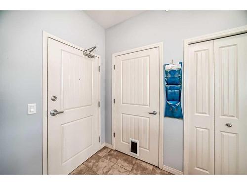 1314-1540 Sherwood Boulevard Nw, Calgary, AB - Indoor Photo Showing Other Room