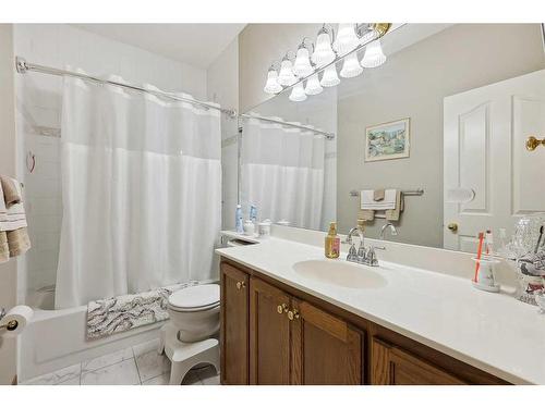 220 Country Lane Drive, Rural Rocky View County, AB - Indoor Photo Showing Bathroom