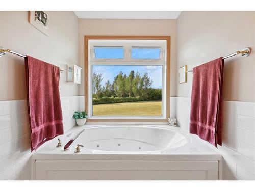 220 Country Lane Drive, Rural Rocky View County, AB - Indoor Photo Showing Bathroom