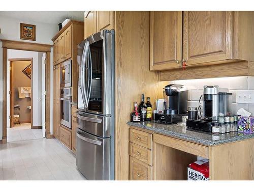 220 Country Lane Drive, Rural Rocky View County, AB - Indoor Photo Showing Kitchen