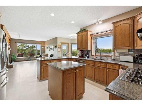 220 Country Lane Drive, Rural Rocky View County, AB - Indoor Photo Showing Kitchen