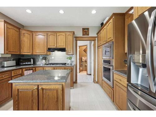 220 Country Lane Drive, Rural Rocky View County, AB - Indoor Photo Showing Kitchen