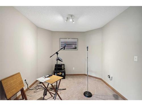 220 Country Lane Drive, Rural Rocky View County, AB - Indoor Photo Showing Other Room