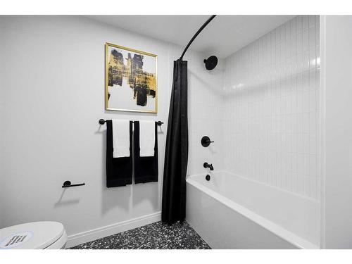 16225-Hamilton Heights Mews, Rural Foothills County, AB - Indoor Photo Showing Bathroom