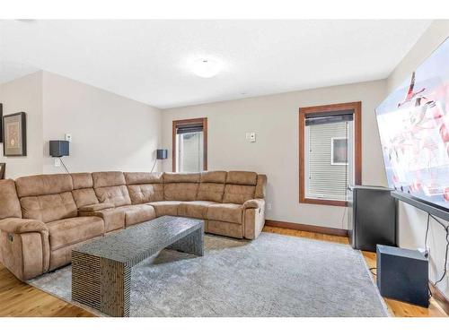 11 Towers Close, Red Deer, AB - Indoor Photo Showing Living Room