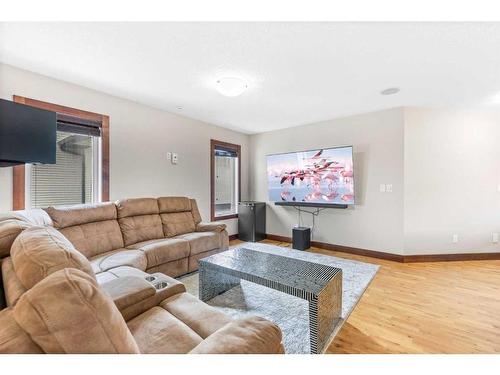 11 Towers Close, Red Deer, AB - Indoor Photo Showing Living Room