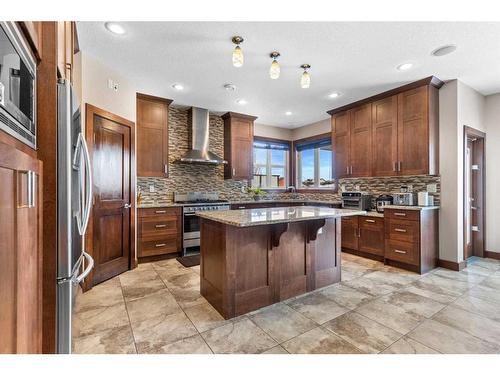 11 Towers Close, Red Deer, AB - Indoor Photo Showing Kitchen With Upgraded Kitchen