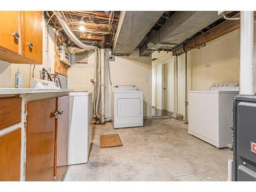 2028 6 Street Ne, Calgary, AB - Indoor Photo Showing Laundry Room