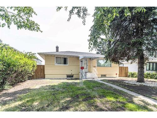 2028 6 Street Ne, Calgary, AB - Outdoor