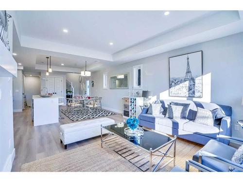 2-2633 1 Avenue Nw, Calgary, AB - Indoor Photo Showing Living Room