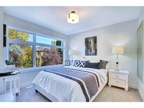 1-2633 1 Avenue Nw, Calgary, AB - Indoor Photo Showing Bedroom