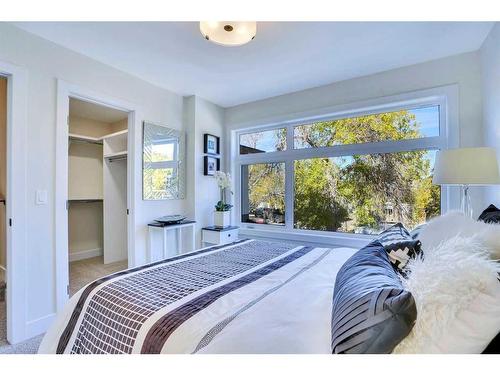 1-2633 1 Avenue Nw, Calgary, AB - Indoor Photo Showing Bedroom