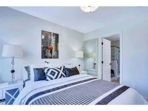 1-2633 1 Avenue Nw, Calgary, AB - Indoor Photo Showing Bedroom