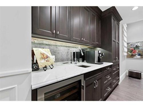 1613 7 Street Nw, Calgary, AB - Indoor Photo Showing Kitchen