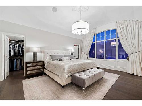 1613 7 Street Nw, Calgary, AB - Indoor Photo Showing Bedroom