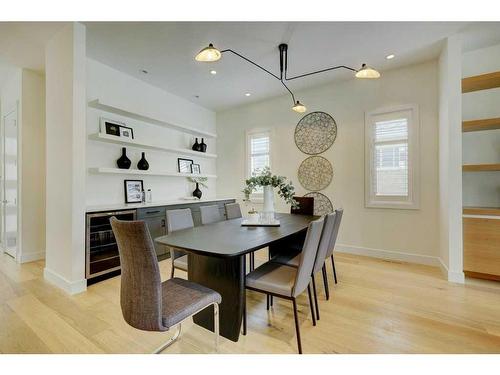 120 25 Avenue Nw, Calgary, AB - Indoor Photo Showing Dining Room