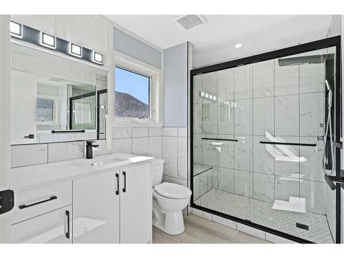 80 Scanlon Place Nw, Calgary, AB - Indoor Photo Showing Bathroom