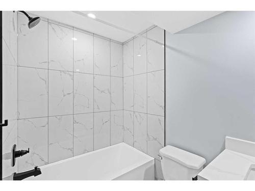 80 Scanlon Place Nw, Calgary, AB - Indoor Photo Showing Bathroom