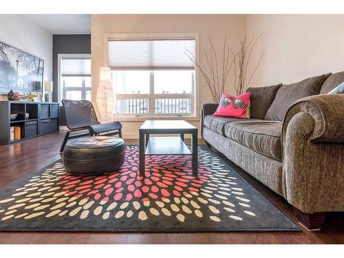 309-1108 15 Street Sw, Calgary, AB - Indoor Photo Showing Living Room