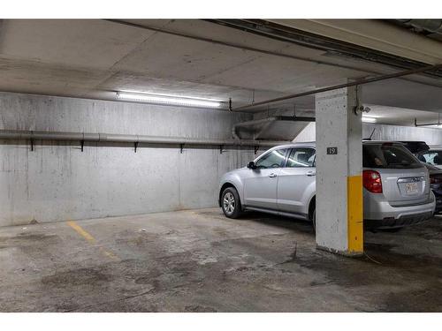 309-1108 15 Street Sw, Calgary, AB - Indoor Photo Showing Garage