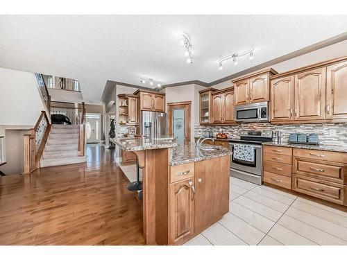 550 Marina Drive, Chestermere, AB - Indoor Photo Showing Kitchen