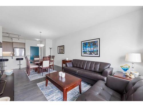 2311-175 Silverado Boulevard Sw, Calgary, AB - Indoor Photo Showing Living Room