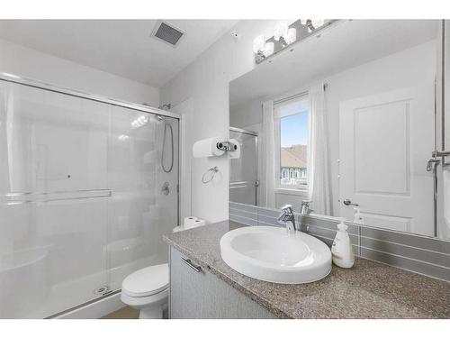 2311-175 Silverado Boulevard Sw, Calgary, AB - Indoor Photo Showing Bathroom