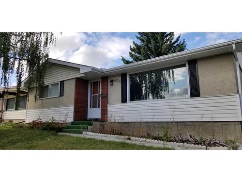 804 104 Avenue Sw, Calgary, AB - Outdoor