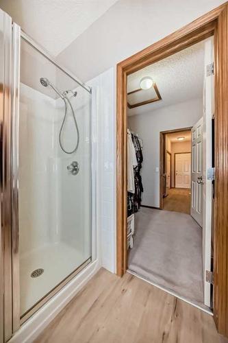 127 Invermere Close, Chestermere, AB - Indoor Photo Showing Bathroom