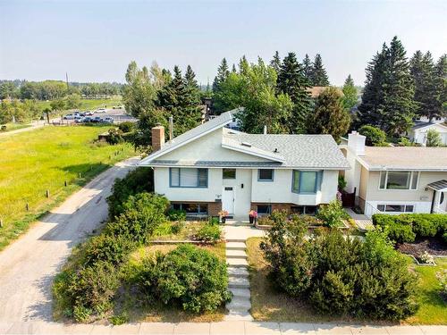 7063 Silverview Drive Nw, Calgary, AB - Outdoor