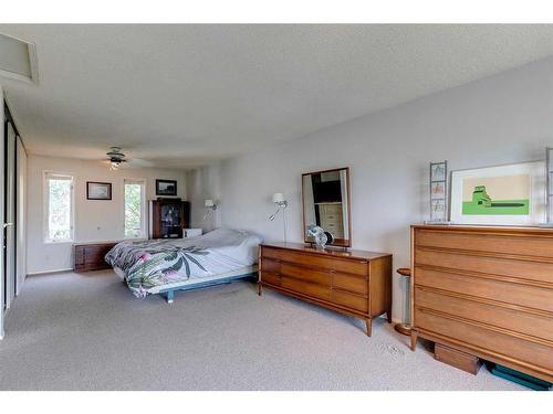 7063 Silverview Drive Nw, Calgary, AB - Indoor Photo Showing Bedroom