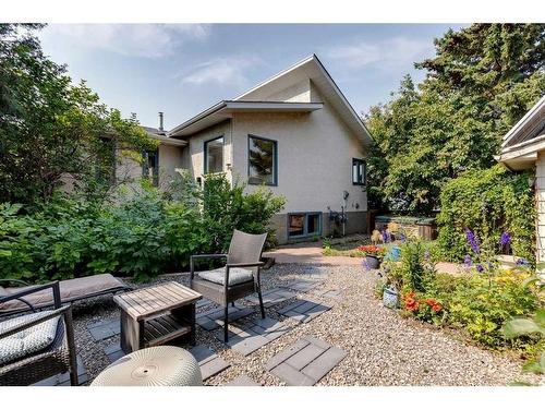 7063 Silverview Drive Nw, Calgary, AB - Outdoor