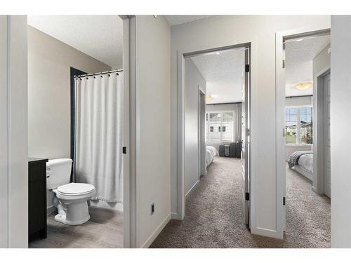 14 Howse Mount Ne, Calgary, AB - Indoor Photo Showing Bathroom