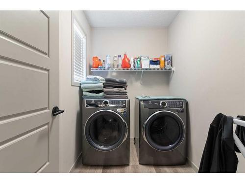 14 Howse Mount Ne, Calgary, AB - Indoor Photo Showing Laundry Room