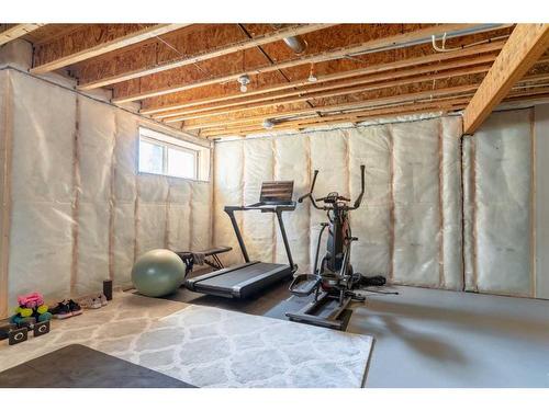 14 Howse Mount Ne, Calgary, AB - Indoor