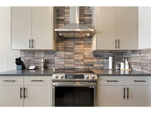 14 Howse Mount Ne, Calgary, AB - Indoor Photo Showing Kitchen