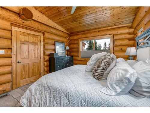 416 Ghost Lake Village Road, Ghost Lake, AB - Indoor Photo Showing Bedroom